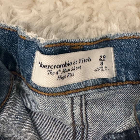 Abercrombie & Fitch 4” High-rise Mom Short - Picture 3 of 5